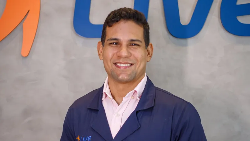 Profissional da equipe Live Fisioterapia