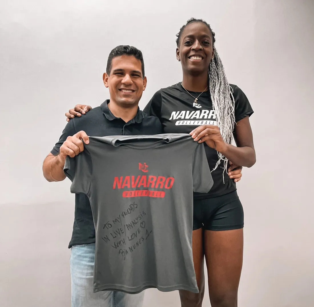 Bia Nunes, atleta de vôlei, na Live Fisioterapia